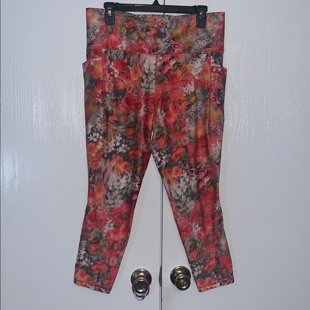 Athleta Salutation Stash Pocket 7/8 Leggings - Picture 2 of 6